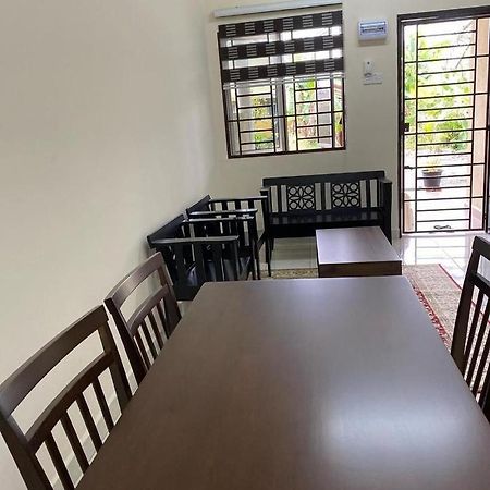 D'Cycas Homestay Pulau Indah Esterno foto